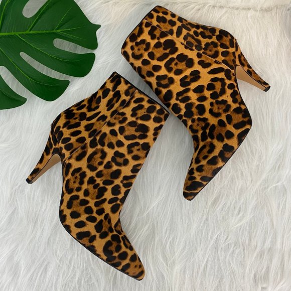 Vince Camuto Shoes - NEW Vince Camuto calf hair leopard print bootie 9
